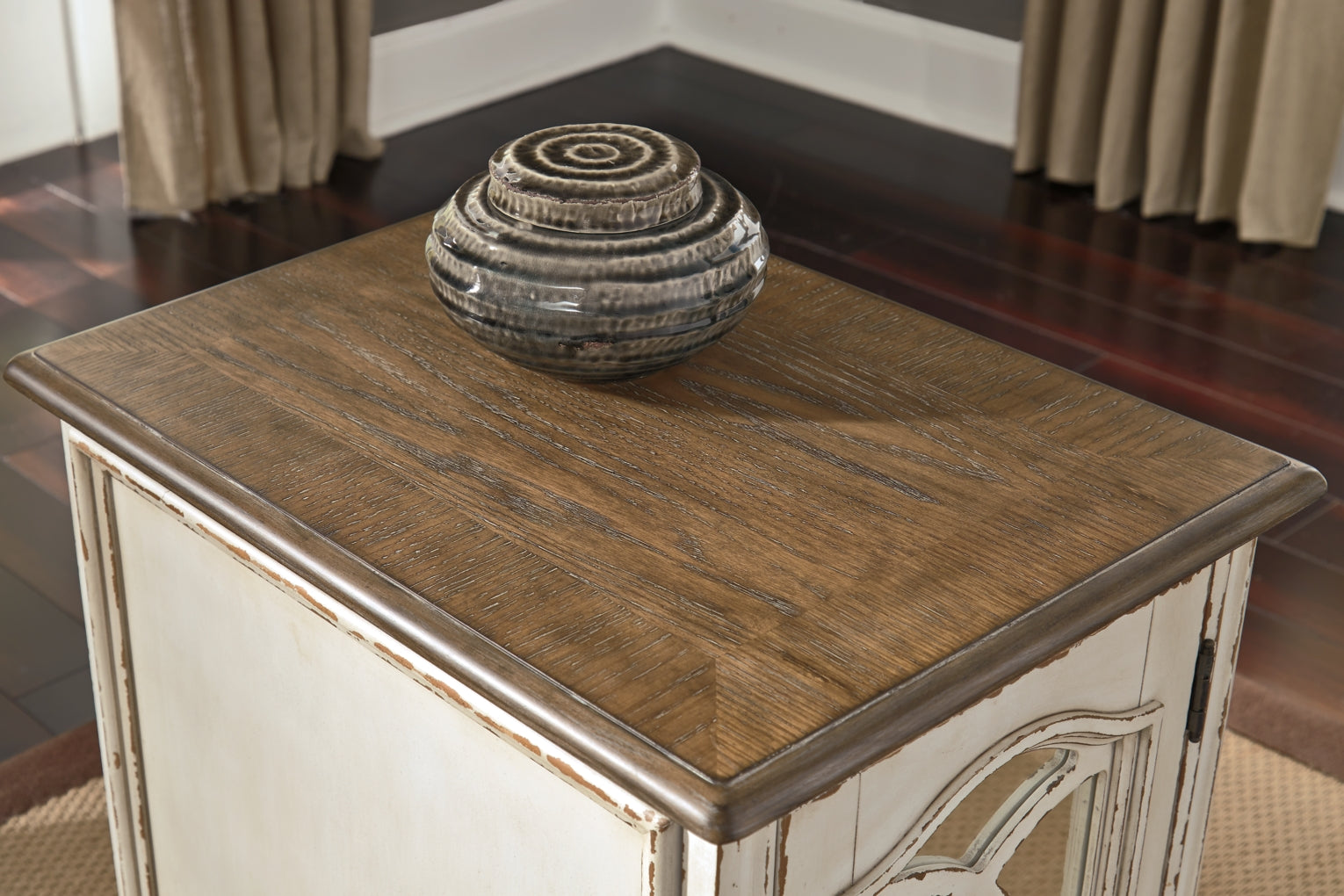Realyn End Table