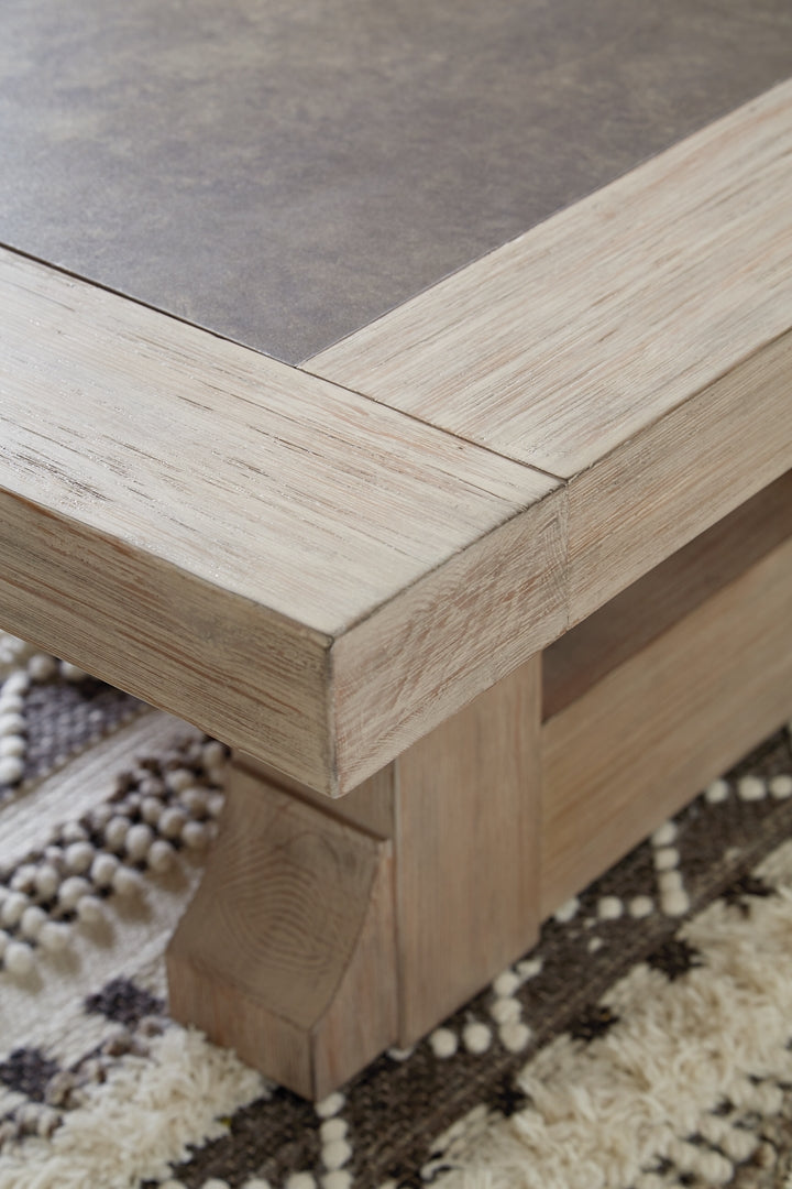 Hennington Coffee Table with 2 End Tables