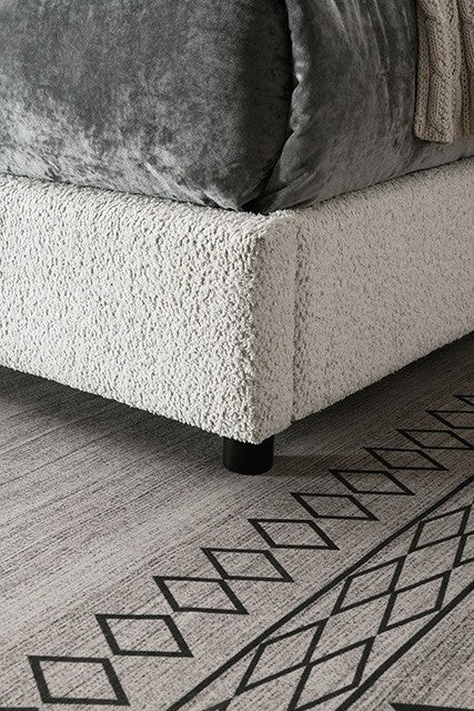 Traverso White E.King Bed