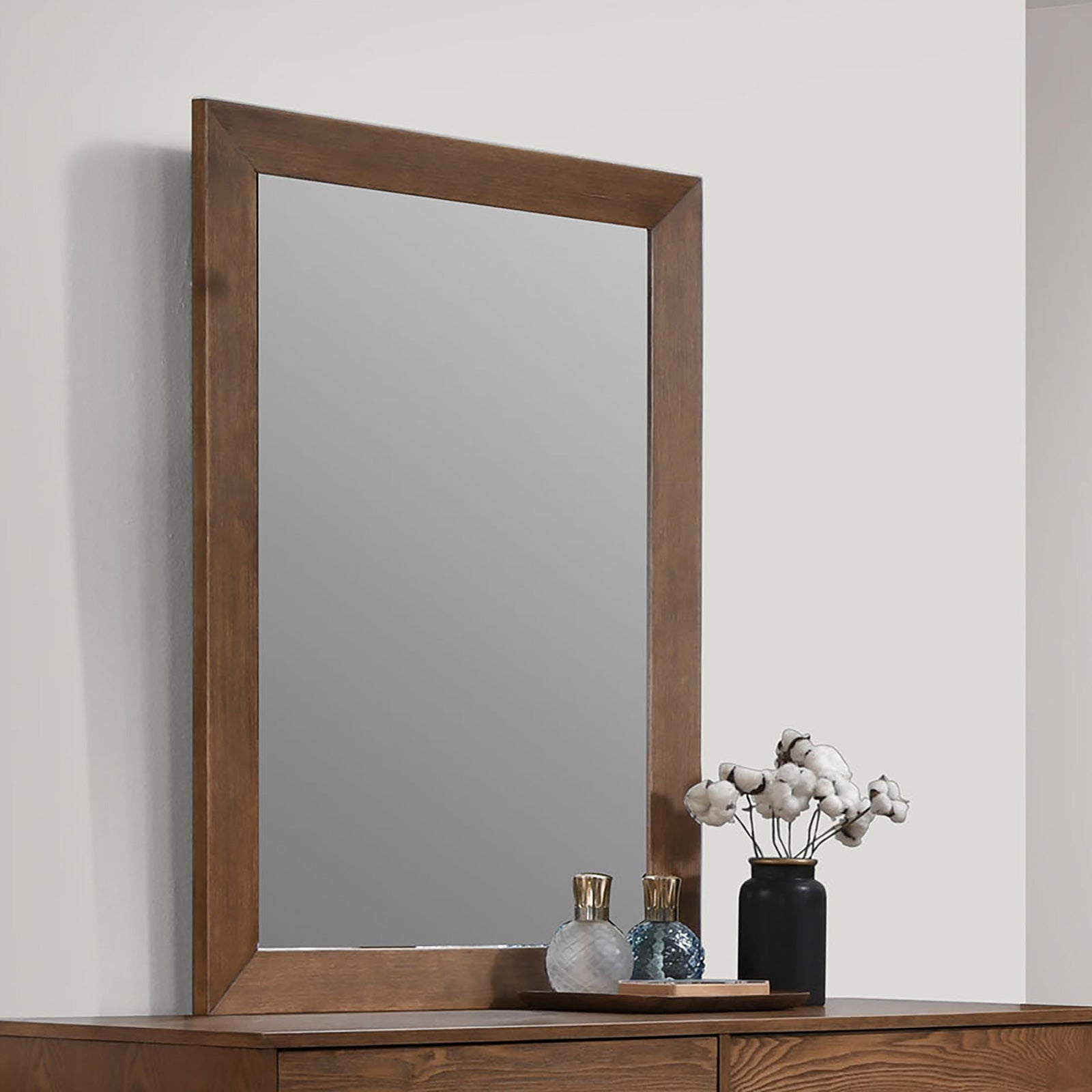Tromso Walnut 5 Pc. Queen Bedroom Set w/ 2NS