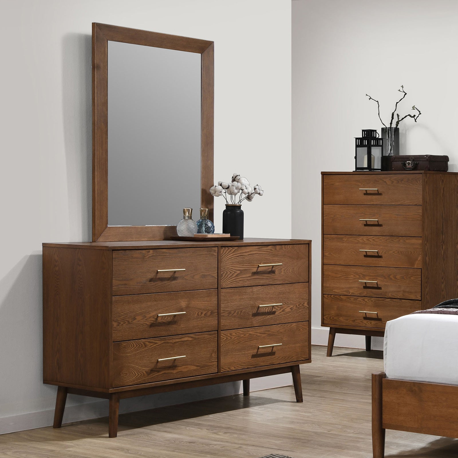 Tromso Walnut 5 Pc. Queen Bedroom Set w/ Chest