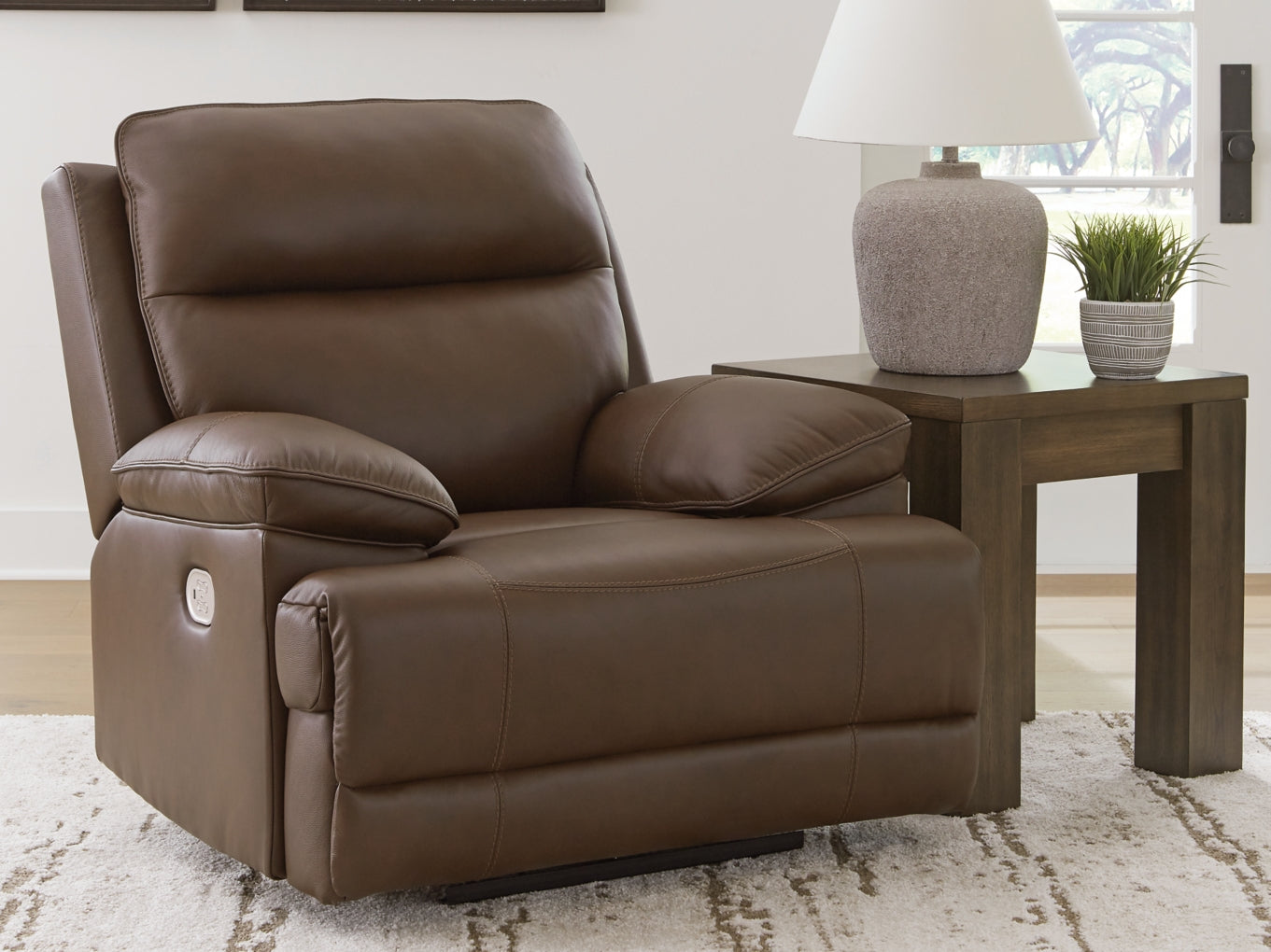 VonRyan Power Recliner/Adjustable Headrest