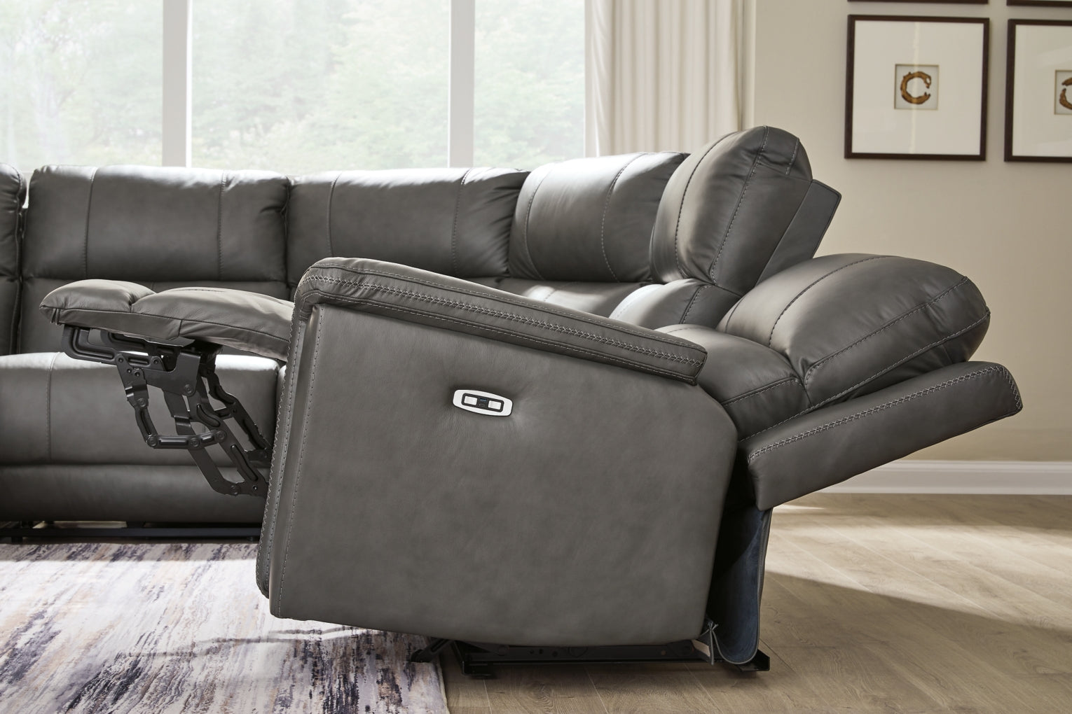 Beryton Power Reclining Sectional Set