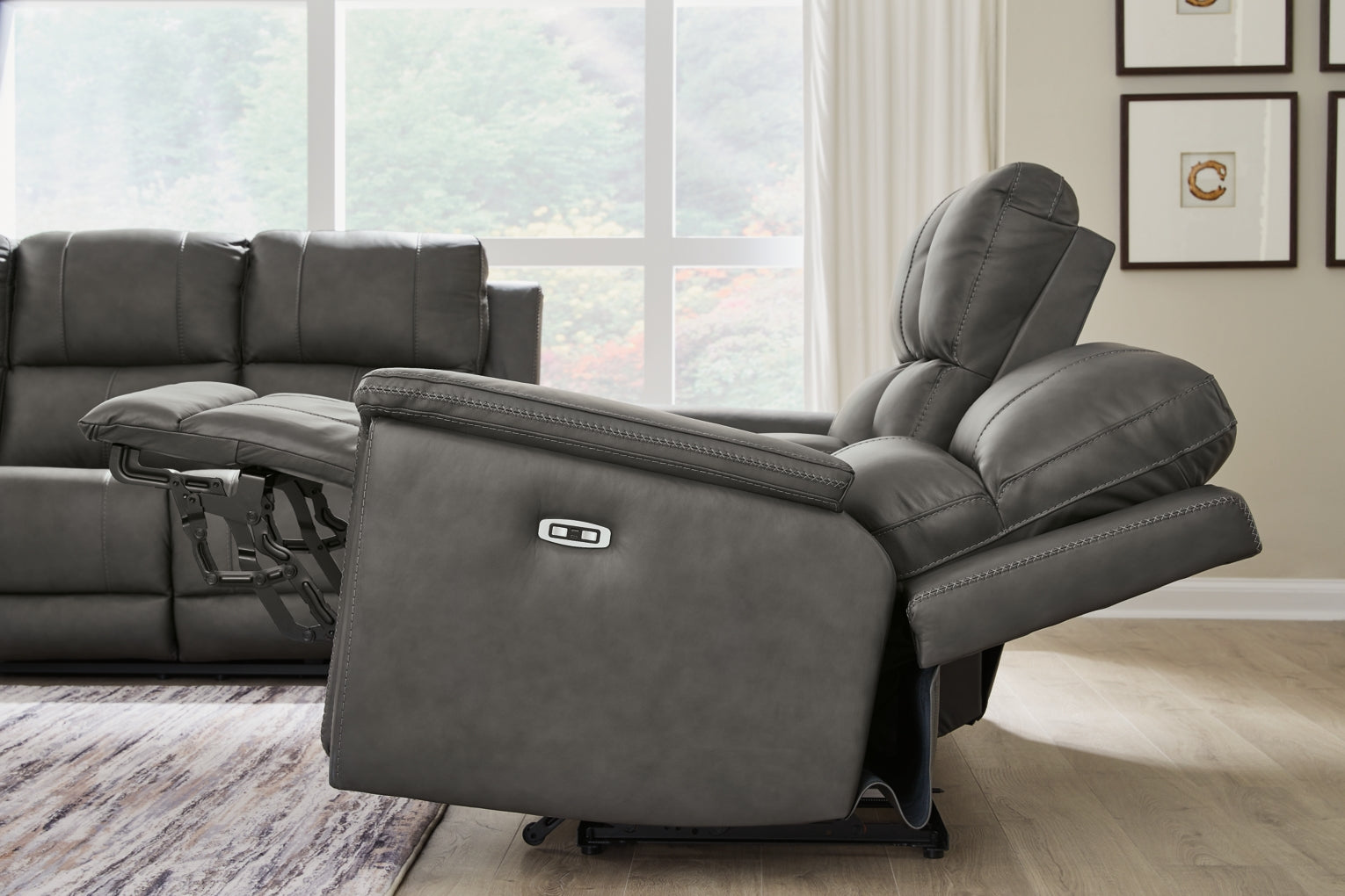 Beryton PWR REC Sofa with ADJ Headrest