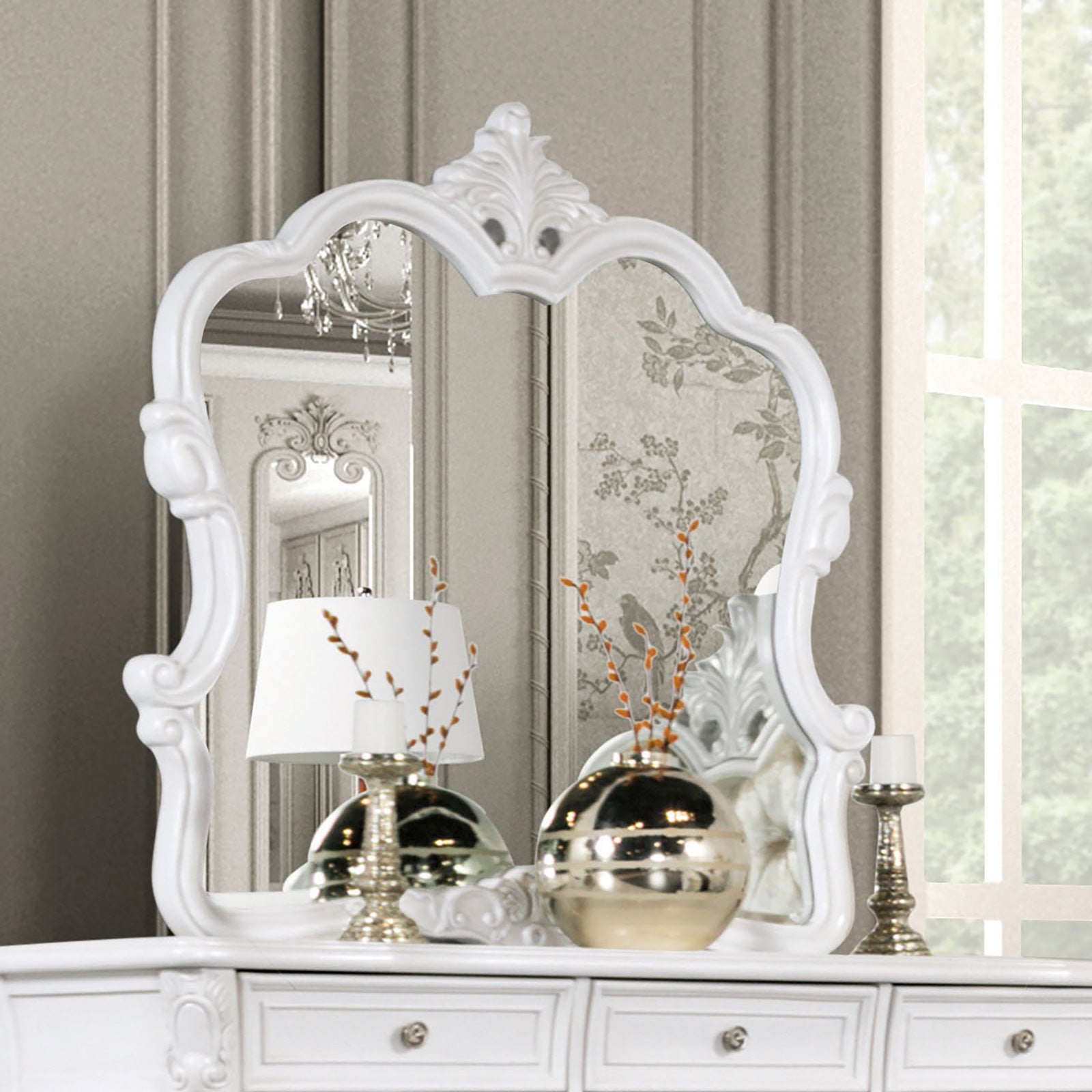 Valentini White 4 Pc. Queen Bedroom Set