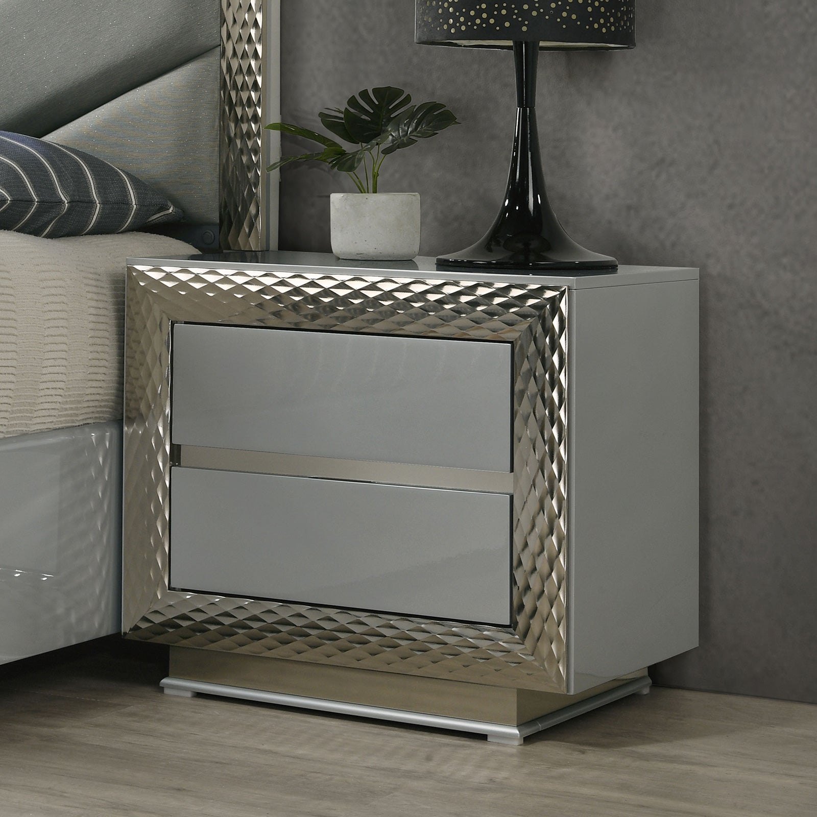 Ventnor Gray Queen 4 Piece Bedroom Set