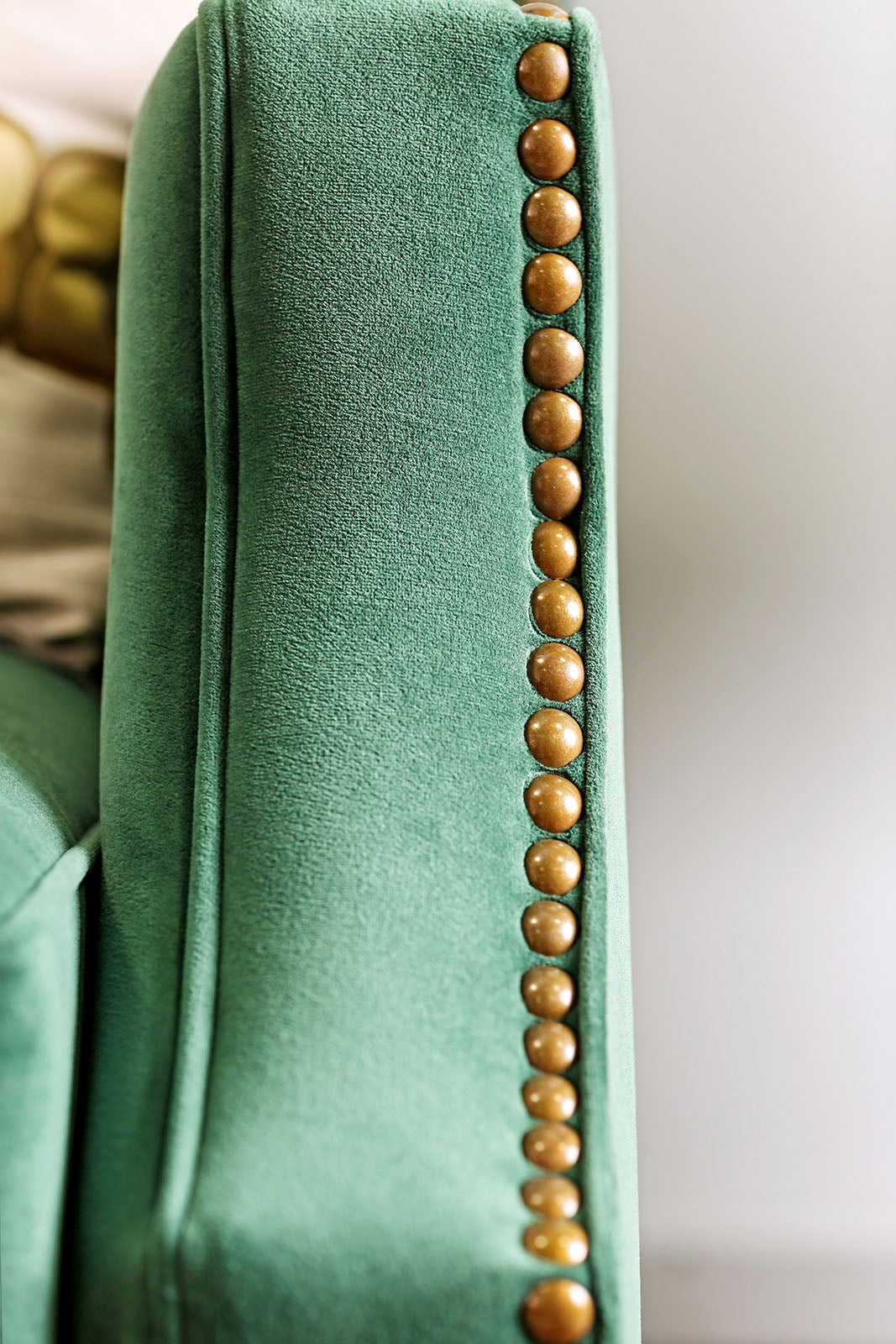 Verdante Emerald Green/Gold Sofa & Loveseat