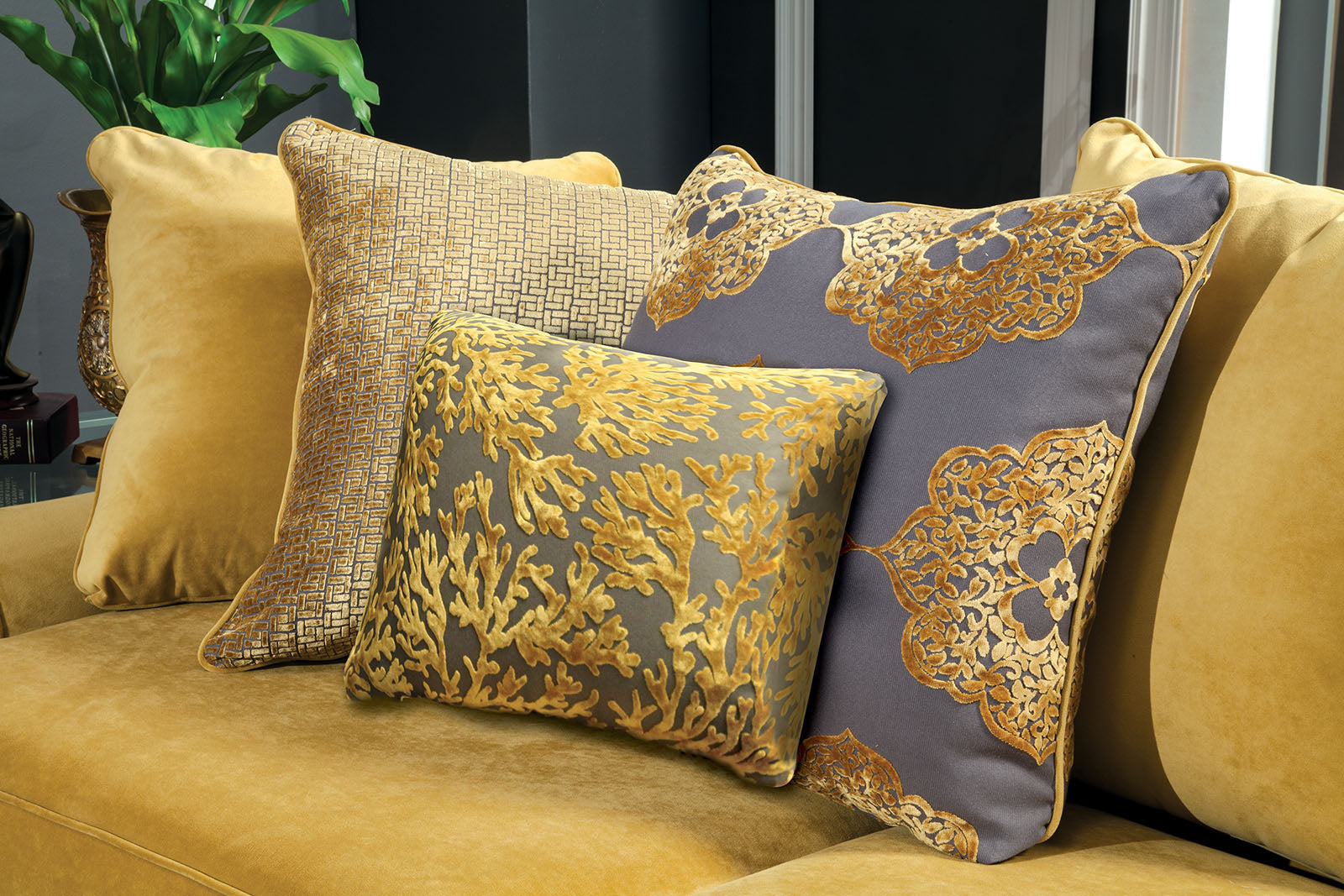 Viscontti Gold/Gray Sofa