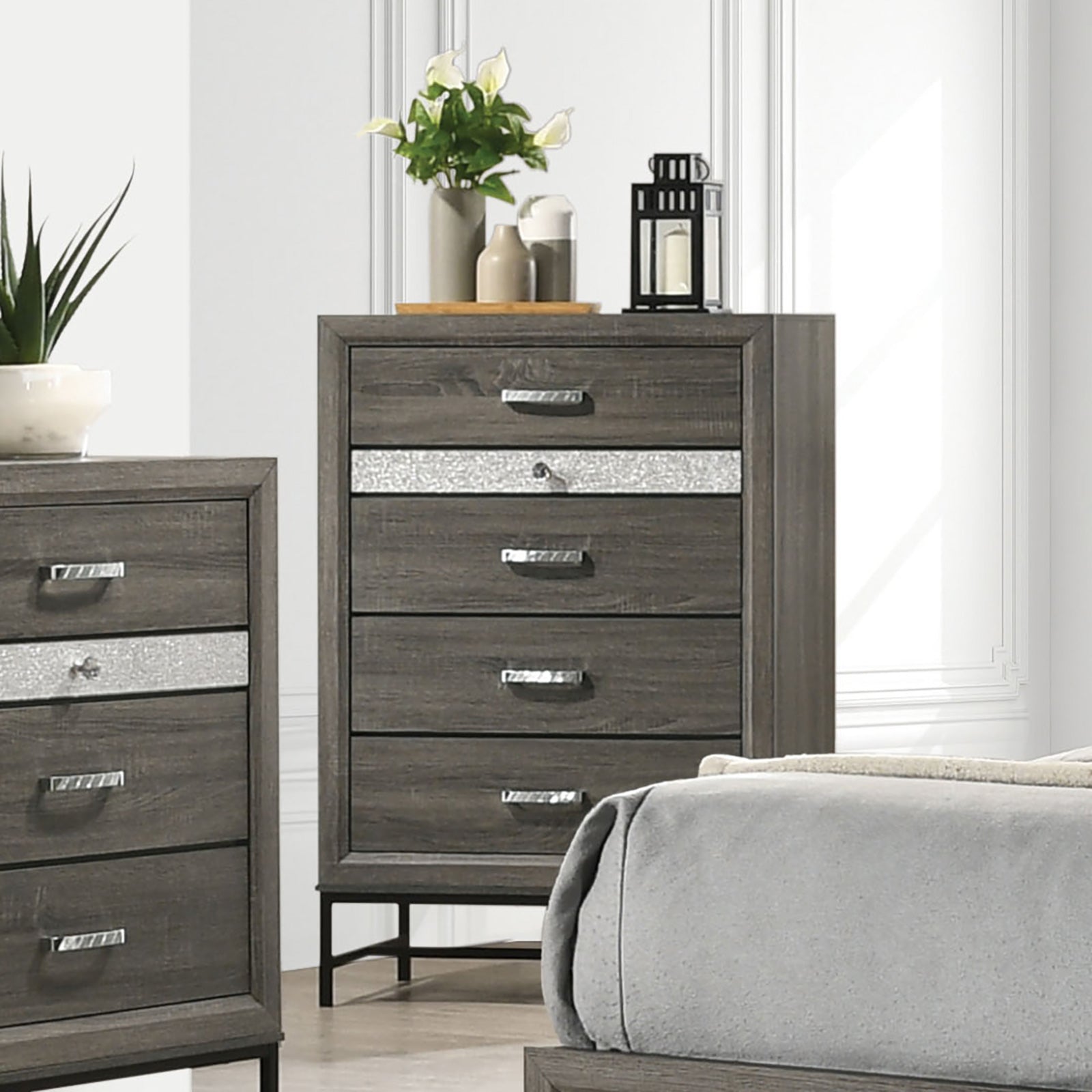 Voleta Gray 5 Pc. Queen Bedroom Set w/ Chest