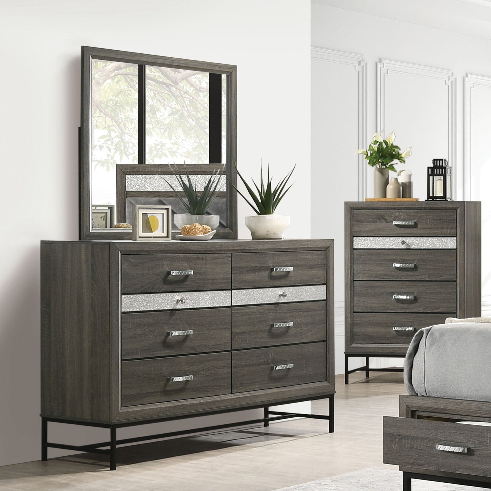Voleta Gray 5 Pc. Queen Bedroom Set w/ Chest