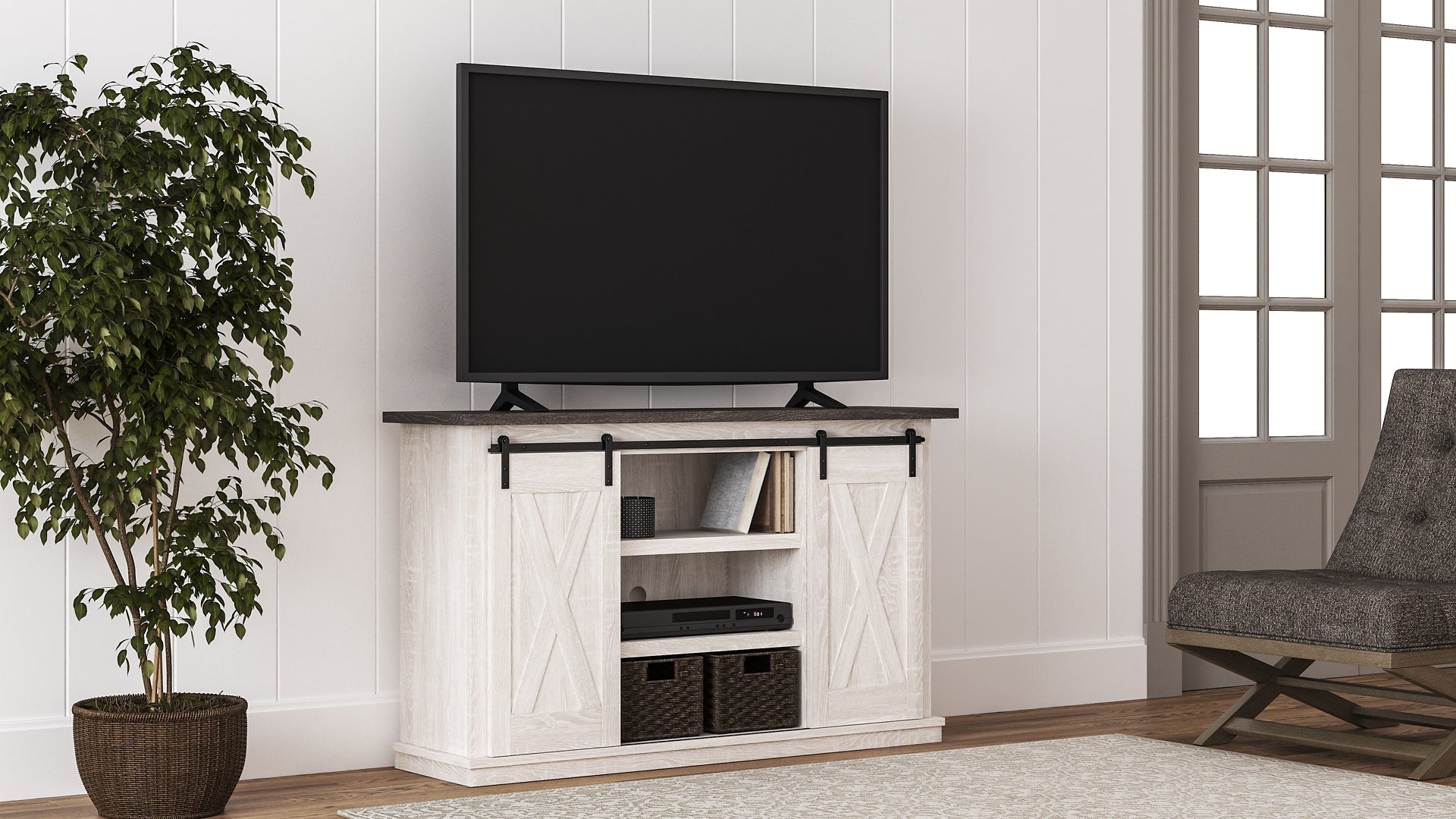 Dorrinson Medium TV Stand