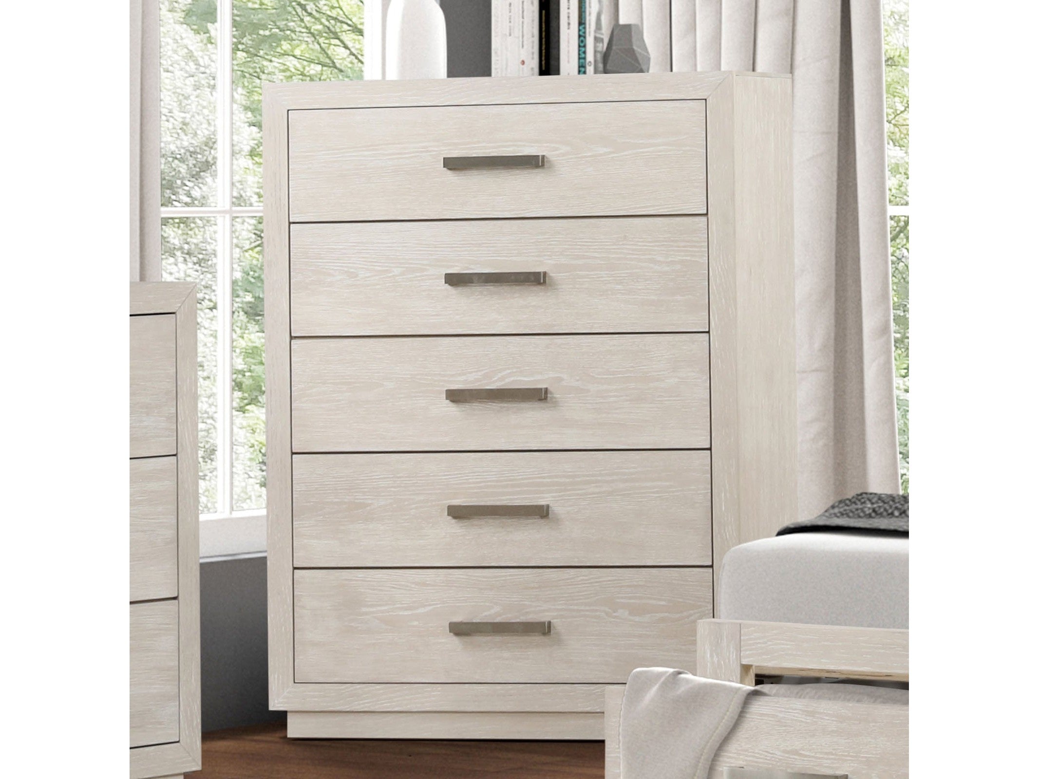 Wellingborough Light Gray Chest