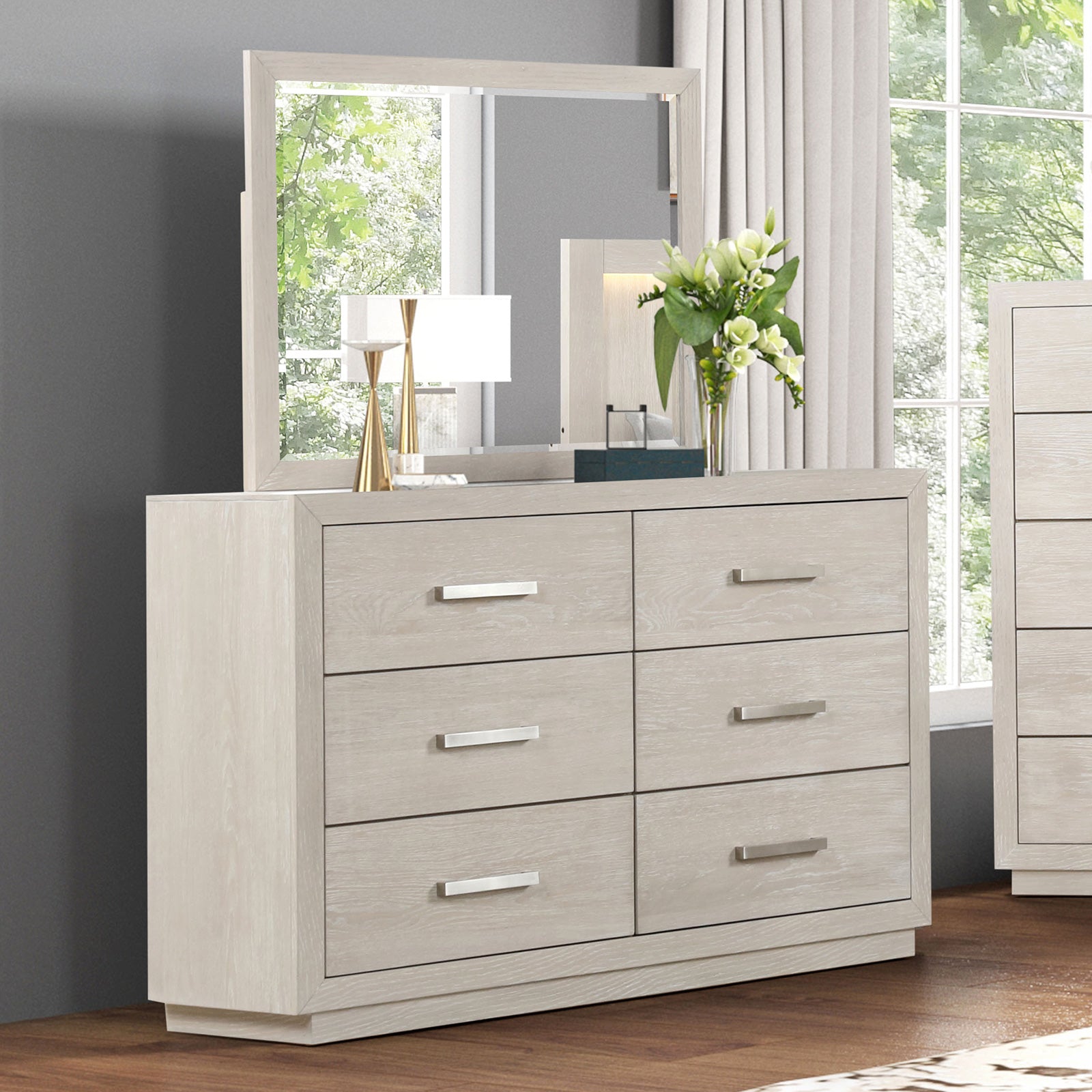 Wellingborough Light Gray Queen 4 Piece Bedroom Set