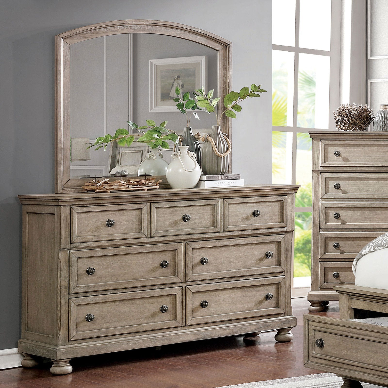 Wells Gray 5 Pc. Queen Bedroom Set w/ Chest