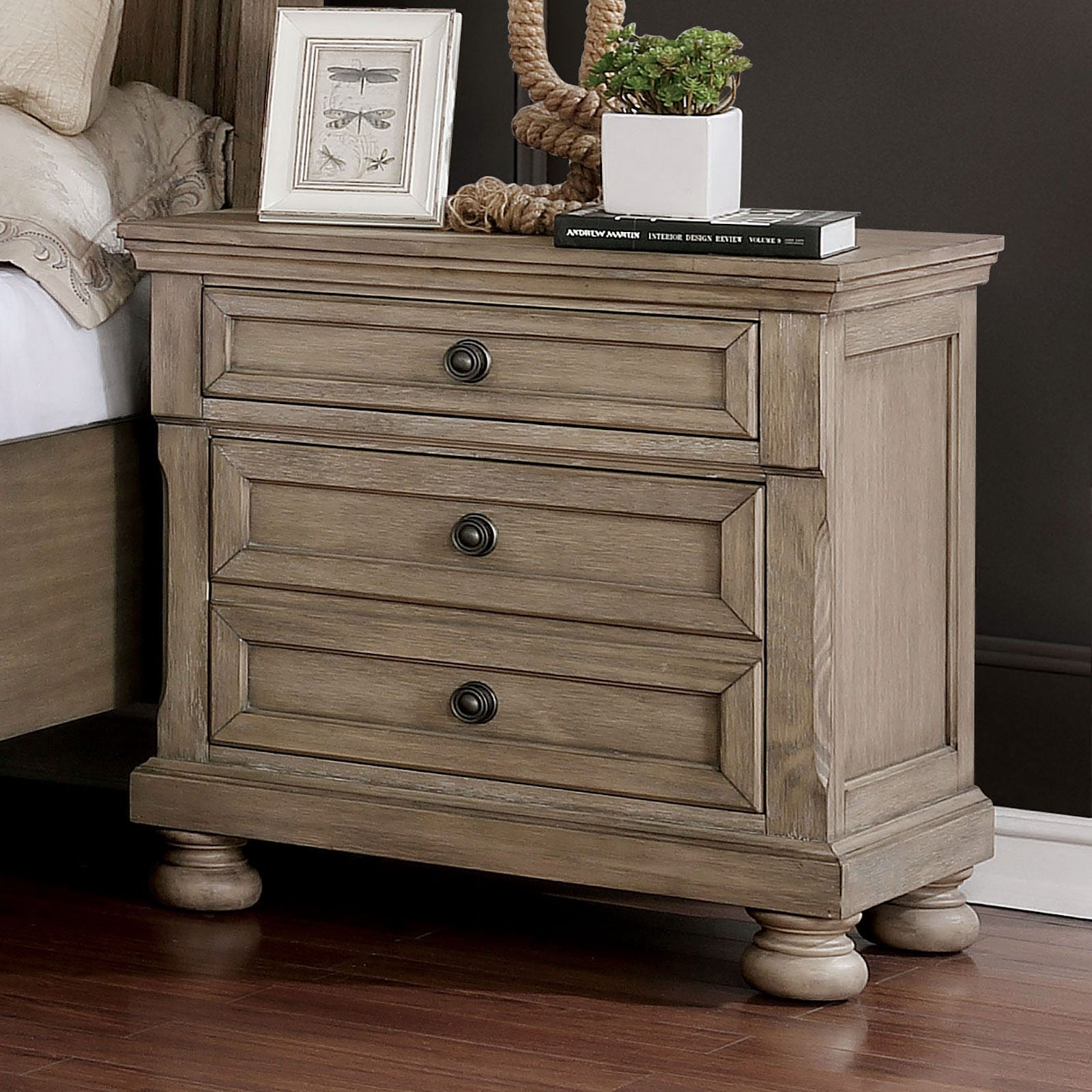 Wells Gray 5 Pc. Queen Bedroom Set w/ Night Stand