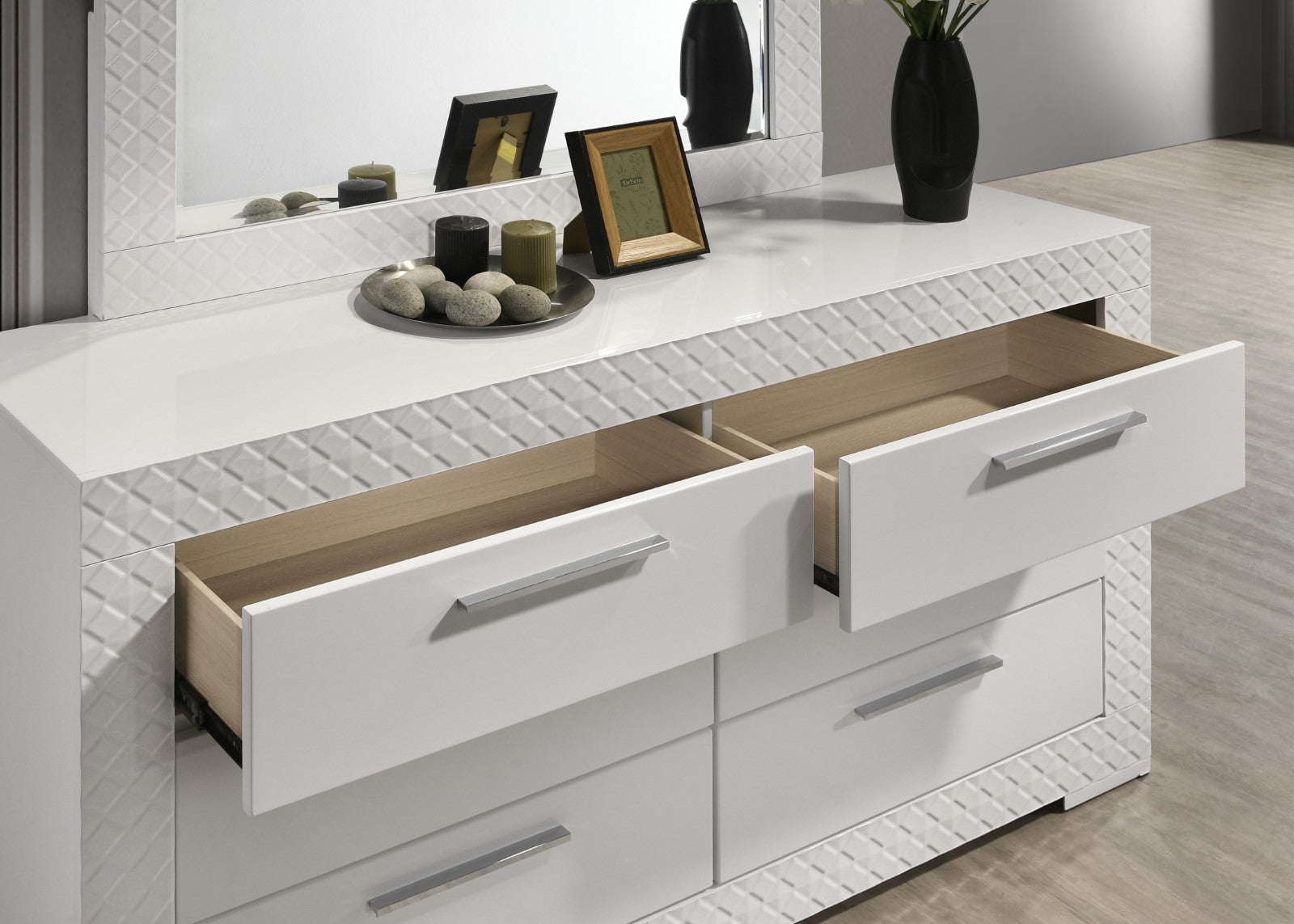 Whitby White Queen 5 Piece Bedroom Set w/2 Nightstands