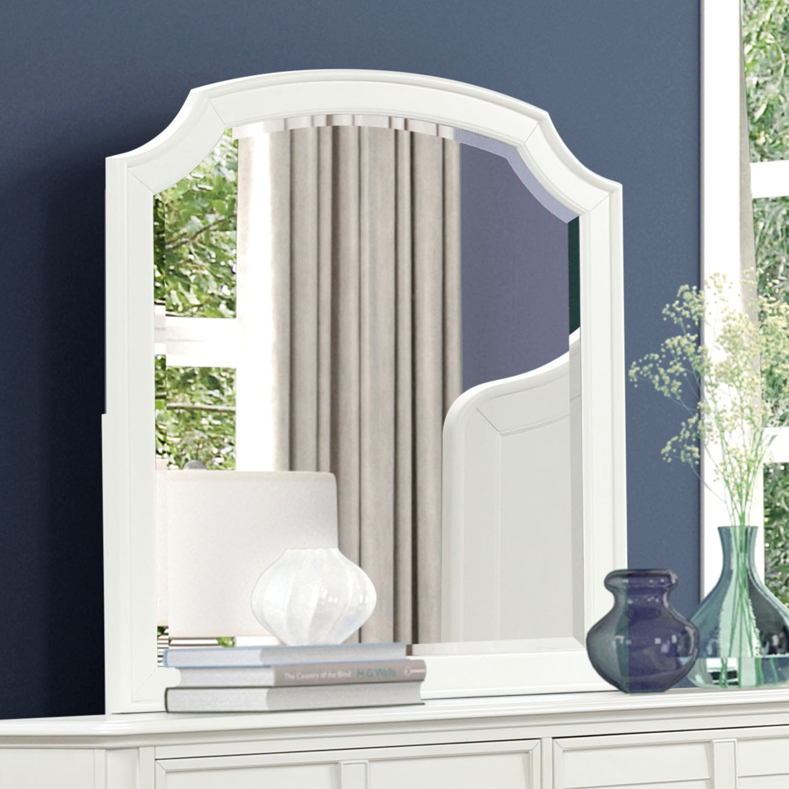 Whitehaven White/Coastal Queen 4 Piece Bedroom Set