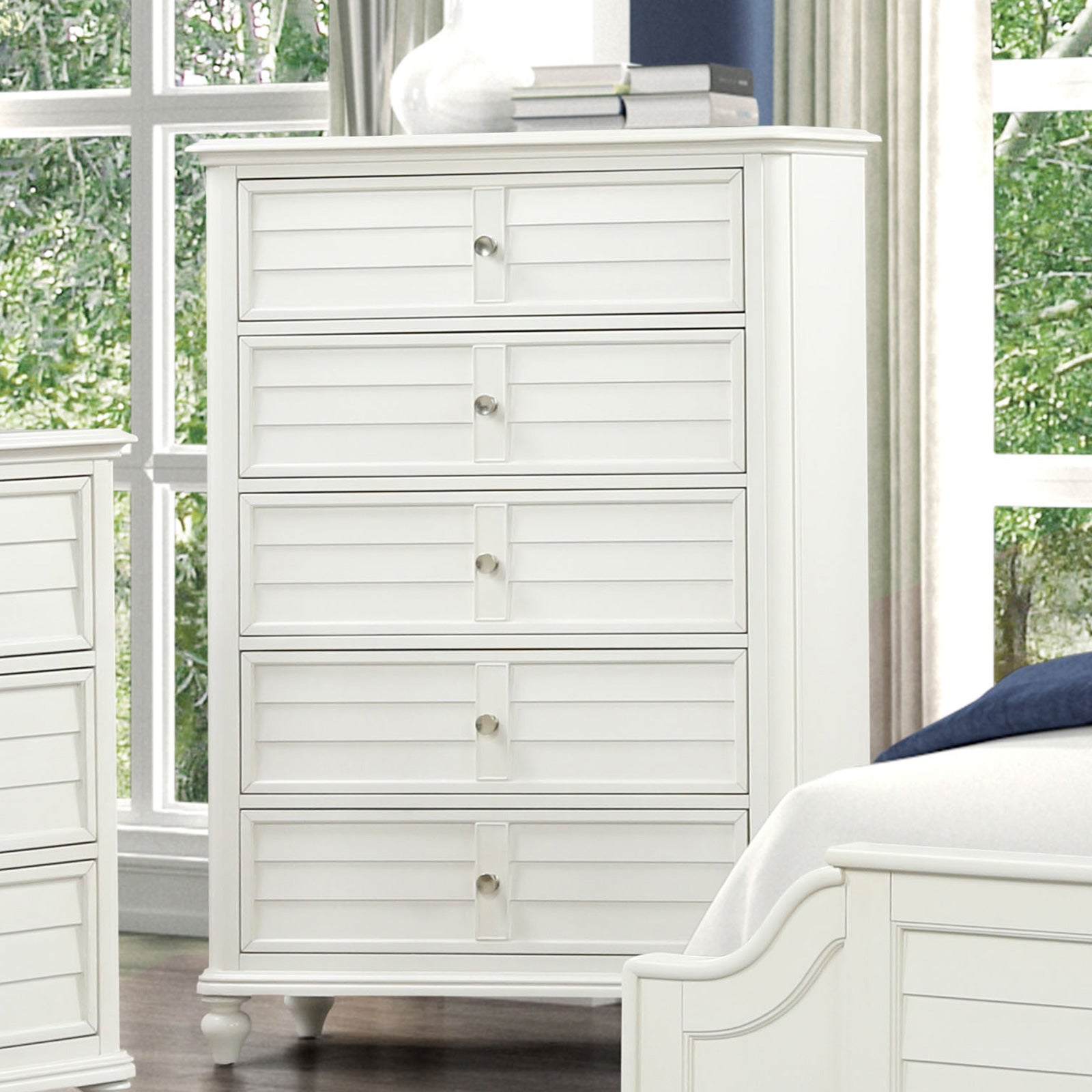 Whitehaven White/Coastal Queen 5 Piece Bedroom Set w/Chest