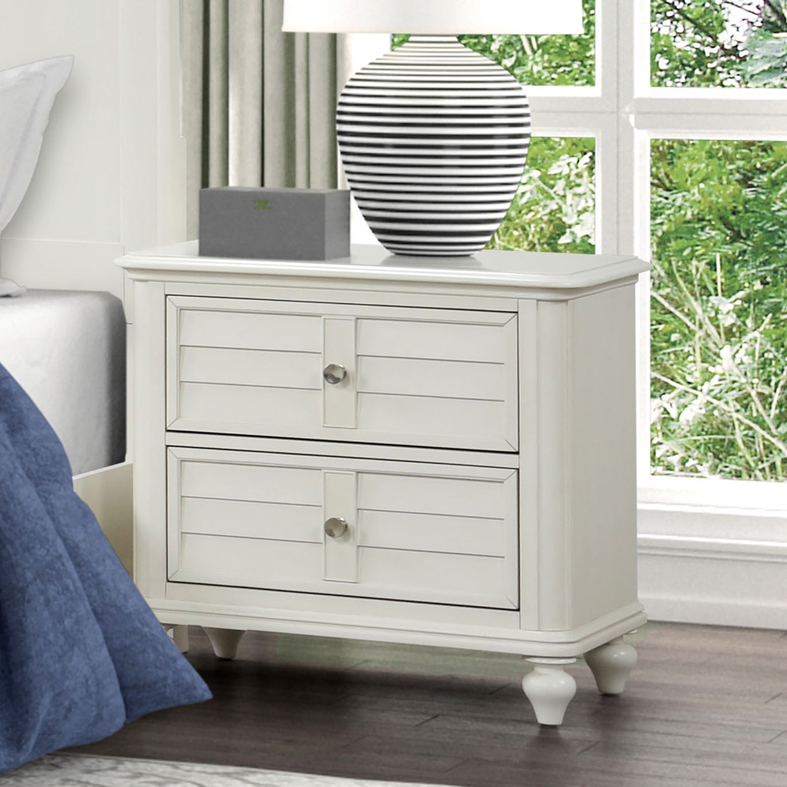 Whitehaven White/Coastal Queen 5 Piece Bedroom Set w/Chest