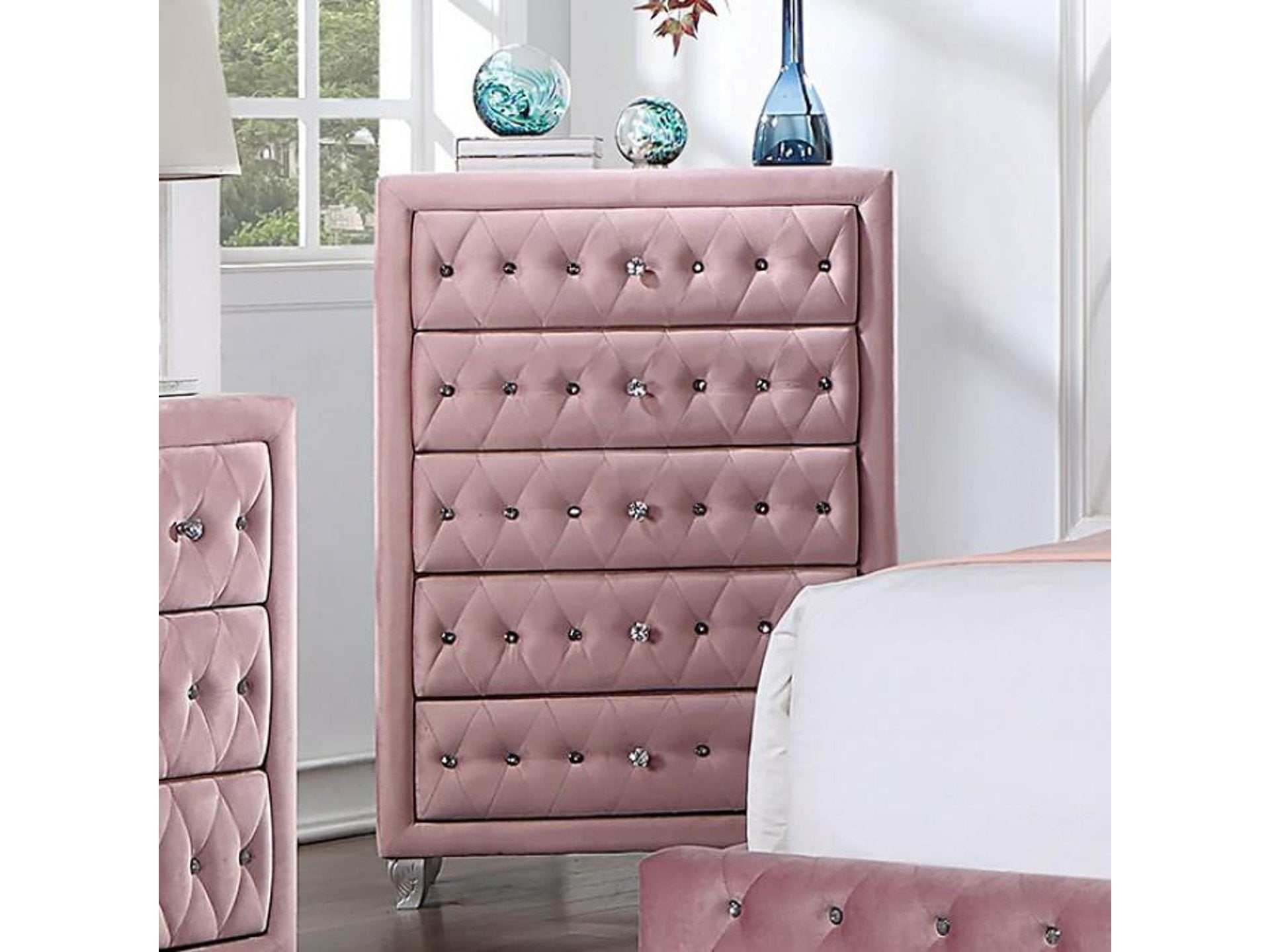 Zohar Pink Chest
