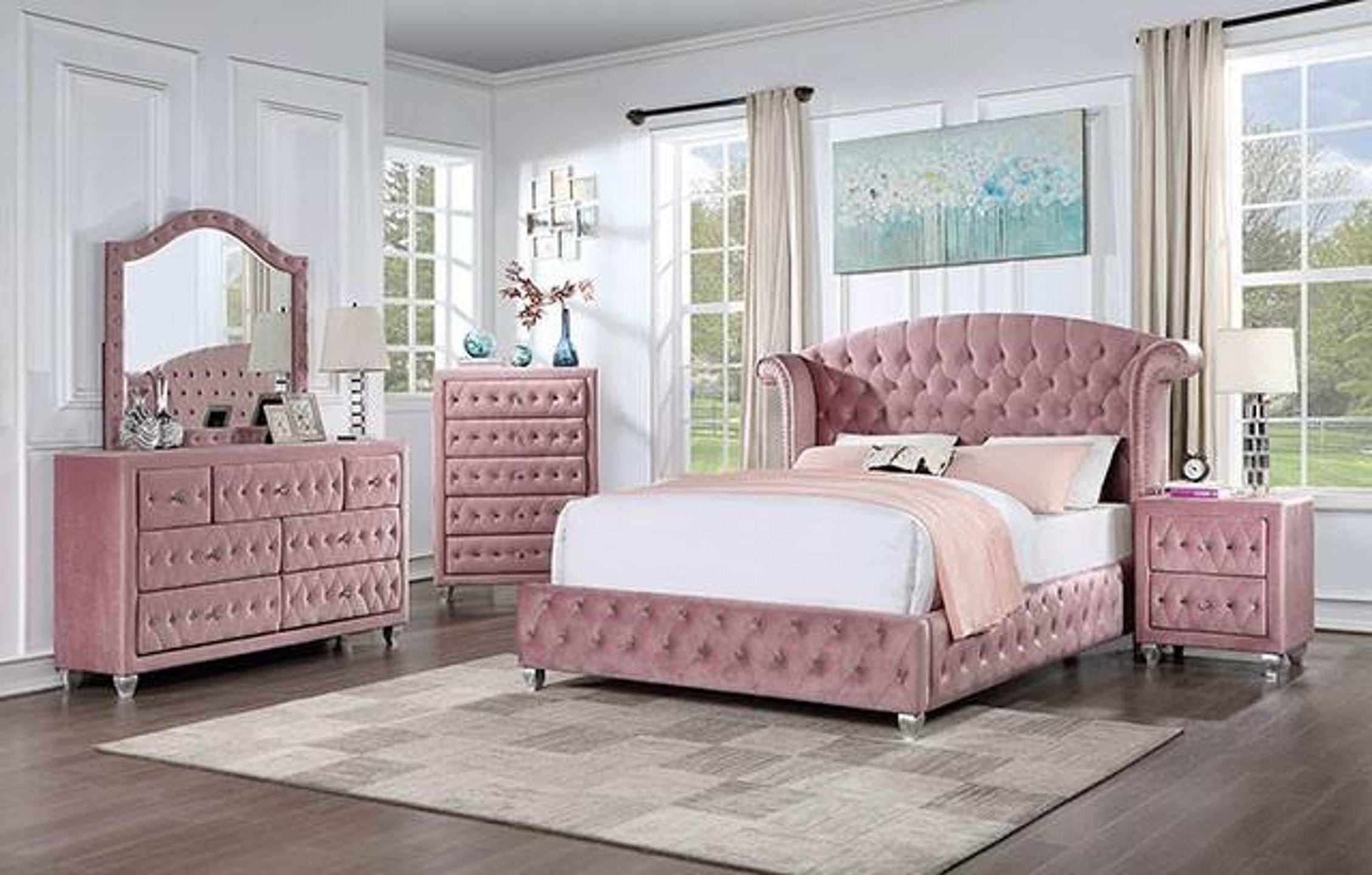Zohar Pink Chest