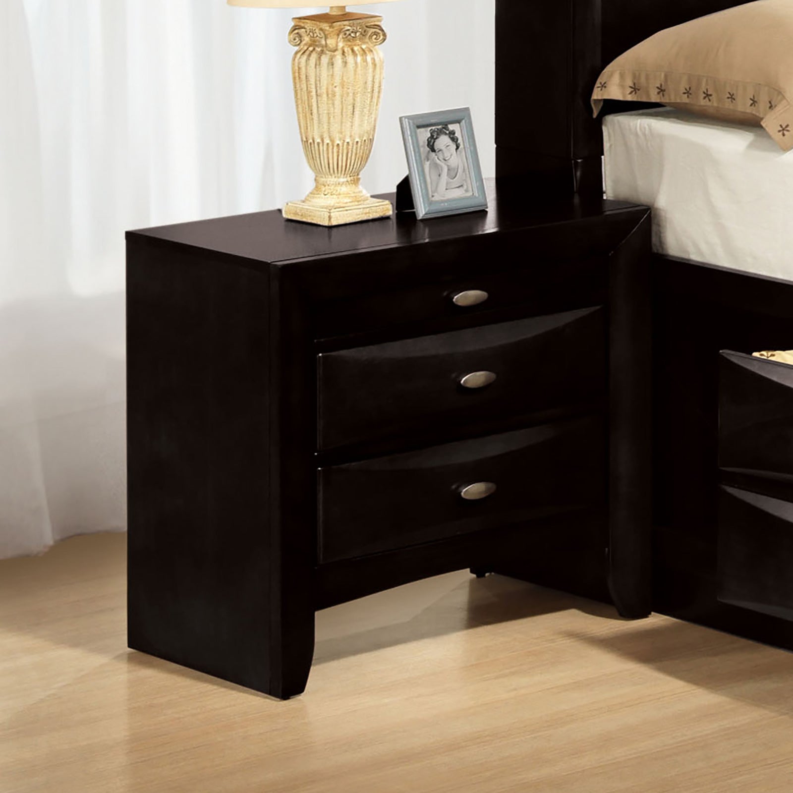 Zosimo Black 4 Pc. Queen Bedroom Set