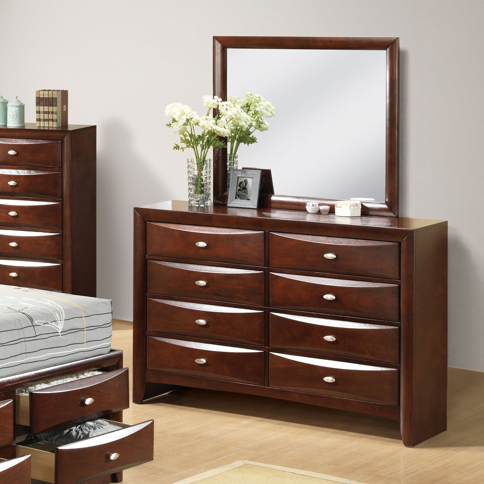 Zosimo Dark Cherry 5 Pc. Queen Bedroom Set w/ Chest