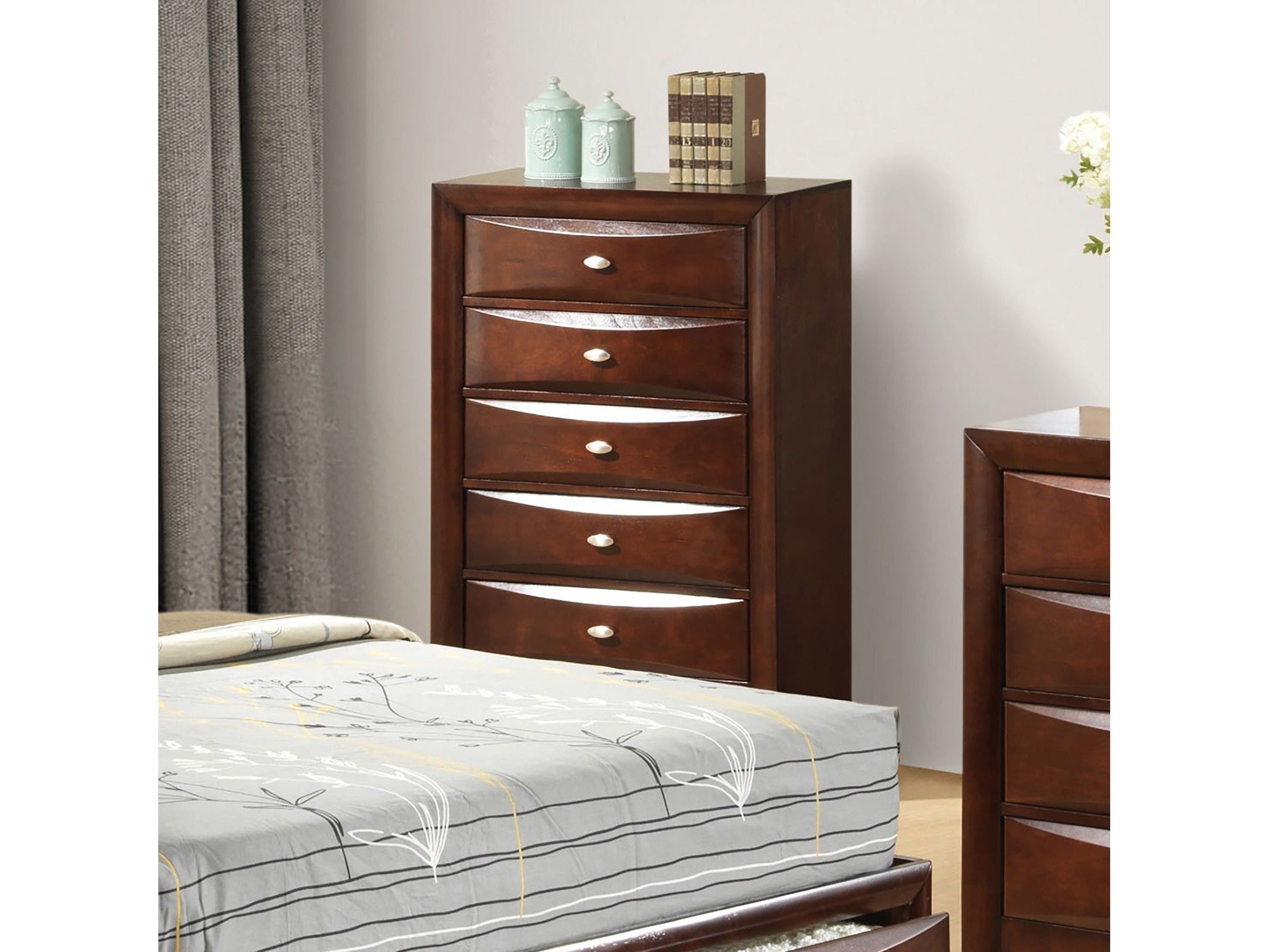 Zosimo Tall Chest