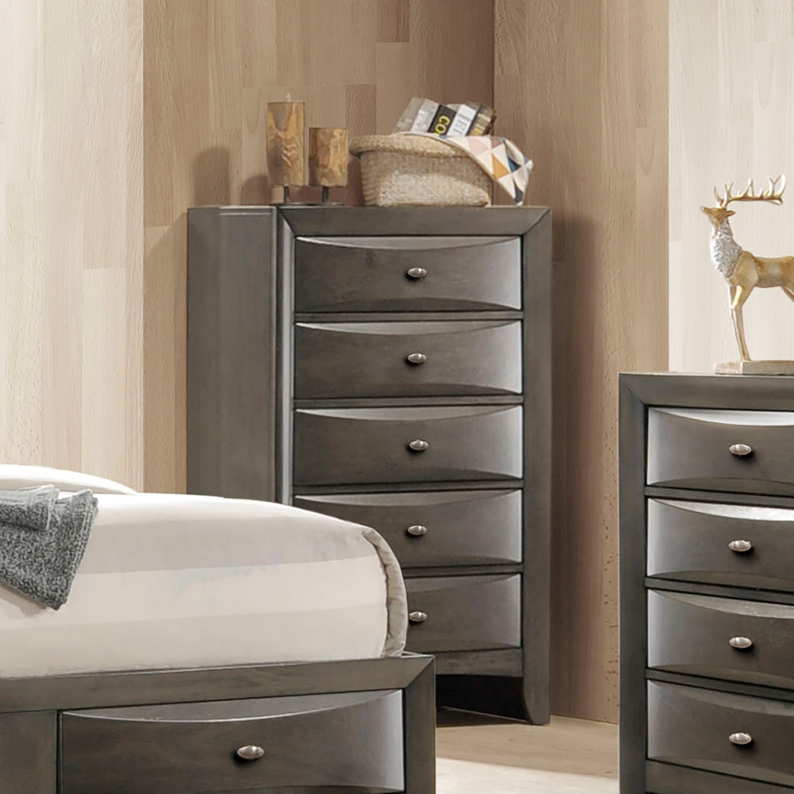 Zosimo Tall Chest